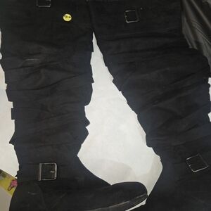 Women's Black Knee-High Boots